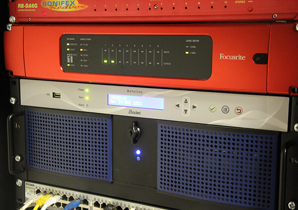 The Netsilon 9, a time server suited to the audiovisual market